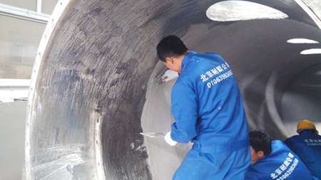 高溫防腐陶瓷涂料施工中 高溫防腐陶瓷涂料施工中